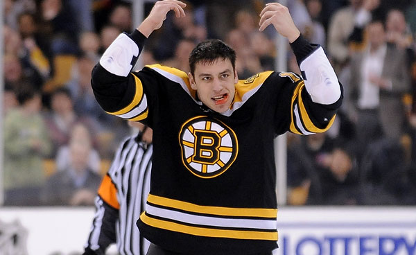 Bruins' Milan Lucic fined for rude gesture toward Canadiens fans