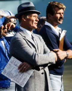 November 5, 1961: Mike Ditka talks to George Halas during a game against  the Philadelphia Eagles at Franklin Field in Philadelphia. (Colorized by  OP) : r/CHIBears