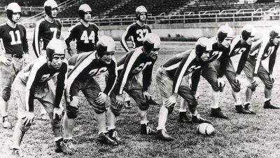 Today in Pro Football History: 1949: Conerly & Roberts Star as